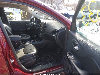 2019 Jeep Cherokee, VIN 1C4PJMLX9KD299205. Фото 5 из 6 с аукциона IAAI. Каталог авто из США OpenDataCar.