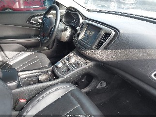 2015 Chrysler 200, VIN 1C3CCCCB3FN520731. Фото 5 з 6 з аукціону IAAI. Каталог авто зі США OpenDataCar.