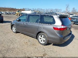 2015 Toyota Sienna, VIN 5TDKK3DC3FS647040. Фото 3 з 6 з аукціону IAAI. Каталог авто зі США OpenDataCar.