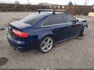 2013 Audi S4, VIN WAUBGAFL5DA235468. Фото 4 з 6 з аукціону IAAI. Каталог авто зі США OpenDataCar.
