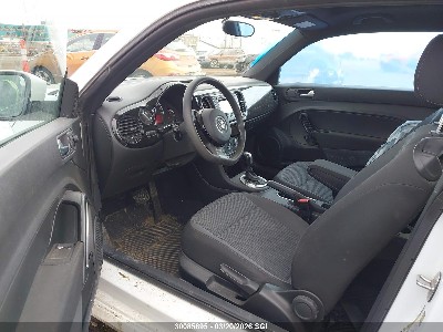 2016 Volkswagen Beetle, VIN 3VWJ07AT0GM611866. Фото 5 з 6 з аукціону IAAI. Каталог авто зі США OpenDataCar.