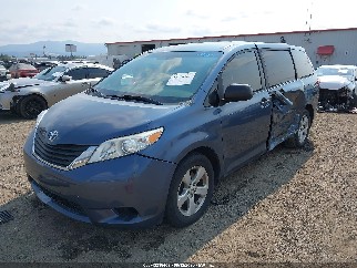 2015 Toyota Sienna, VIN 5TDZK3DC4FS674729. Фото 2 з 6 з аукціону IAAI. Каталог авто зі США OpenDataCar.