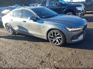2020 Volvo S60, VIN 7JR102FK8LG037142. Фото 1 з 6 з аукціону IAAI. Каталог авто зі США OpenDataCar.