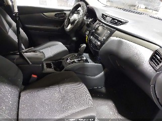 2019 Nissan Rogue Sport, VIN JN1BJ1CRXKW335422. Фото 5 з 6 з аукціону IAAI. Каталог авто зі США OpenDataCar.