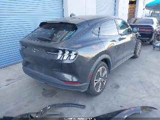 2022 Ford Mustang Mach-E, VIN 3FMTK1RM4NMA17676. Фото 4 з 6 з аукціону IAAI. Каталог авто зі США OpenDataCar.