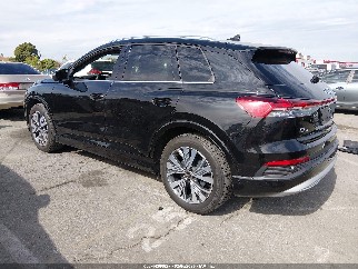 2023 Audi Q4 e-tron, VIN WA1BCBFZ0PP024778. Фото 3 из 6 с аукциона IAAI. Каталог авто из США OpenDataCar.