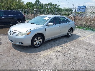 2007 Toyota Camry, VIN 4T1BE46K67U589404. Zdjęcie 2 z 6 z aukcji IAAI. Katalog aut z USA OpenDataCar.
