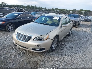 2013 Chrysler 200, VIN 1C3CCBBB6DN765564. Фото 2 з 6 з аукціону IAAI. Каталог авто зі США OpenDataCar.