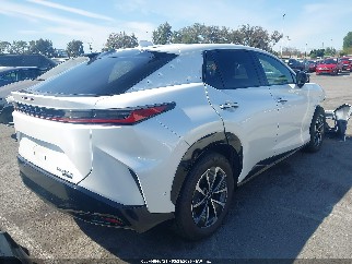 2023 Lexus RZ 450e, VIN JTJAAAAB3PA007064. Фото 4 з 6 з аукціону IAAI. Каталог авто зі США OpenDataCar.