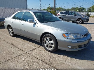 2001 Lexus ES 300, VIN JT8BF28G710327368. Zdjęcie 1 z 6 z aukcji IAAI. Katalog aut z USA OpenDataCar.