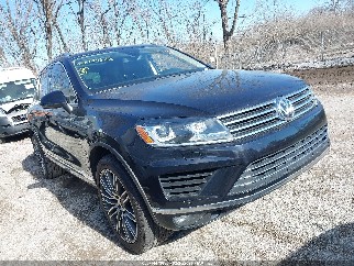 2015 Volkswagen Touareg, VIN WVGEF9BPXFD008185. Фото 1 из 6 с аукциона IAAI. Каталог авто из США OpenDataCar.