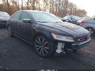 2018 Volkswagen Passat, VIN 1VWJM7A34JC038032. Фото 1 з 6 з аукціону IAAI. Каталог авто зі США OpenDataCar.