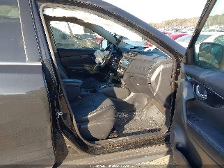 2017 Nissan Rogue, VIN 5N1AT2MT7HC876520. Zdjęcie 5 z 6 z aukcji IAAI. Katalog aut z USA OpenDataCar.