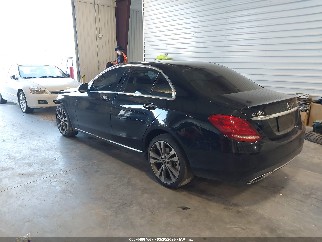 2018 Mercedes-benz C-Class, VIN 55SWF4KB0JU270152. Фото 3 з 6 з аукціону IAAI. Каталог авто зі США OpenDataCar.
