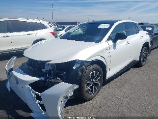 2023 Lexus RZ 450e, VIN JTJAAAAB3PA007064. Фото 2 з 6 з аукціону IAAI. Каталог авто зі США OpenDataCar.