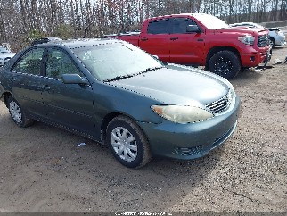 2005 Toyota Camry, VIN 4T1BE32KX5U034288. Zdjęcie 1 z 6 z aukcji IAAI. Katalog aut z USA OpenDataCar.
