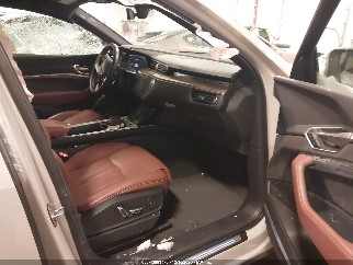 2019 Audi e-tron, VIN WA1VABGE7KB012731. Фото 5 из 6 с аукциона IAAI. Каталог авто из США OpenDataCar.