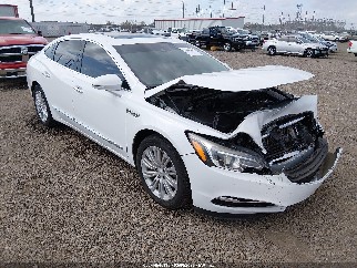 2018 Buick LaCrosse, VIN 1G4ZR5SZ1JU124743. Фото 1 з 6 з аукціону IAAI. Каталог авто зі США OpenDataCar.