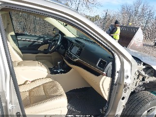 2015 Toyota Highlander, VIN 5TDYKRFH3FS060939. Фото 5 з 6 з аукціону IAAI. Каталог авто зі США OpenDataCar.