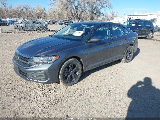 2023 Volkswagen Jetta, VIN 3VW7M7BU3PM029685. Фото 2 з 6 з аукціону IAAI. Каталог авто зі США OpenDataCar.