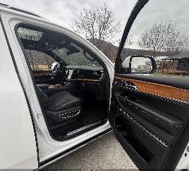 2022 Jeep Grand Wagoneer, VIN 1C4SJVGJ3NS165943. Фото 5 з 6 з аукціону IAAI. Каталог авто зі США OpenDataCar.