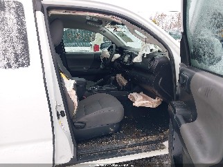 2017 Toyota Tacoma, VIN 5TFSX5ENXHX055743. Фото 5 з 6 з аукціону IAAI. Каталог авто зі США OpenDataCar.