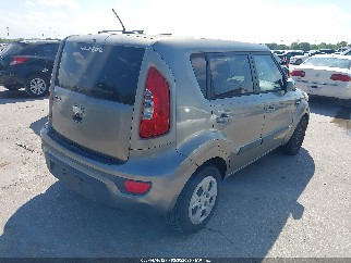 2013 Kia Soul, VIN KNDJT2A53D7553465. Фото 4 з 6 з аукціону IAAI. Каталог авто зі США OpenDataCar.
