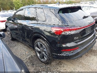 2024 Audi Q4 e-tron, VIN WA1L2BFZ0RP030428. Фото 3 из 6 с аукциона IAAI. Каталог авто из США OpenDataCar.