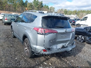 2018 Toyota RAV4, VIN JTMRFREV4JD232352. Фото 3 з 6 з аукціону IAAI. Каталог авто зі США OpenDataCar.