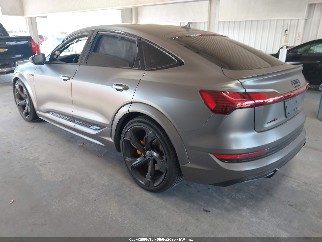 2022 Audi e-tron S Sportback, VIN WA13CBGE9NB041587. Фото 3 из 6 с аукциона IAAI. Каталог авто из США OpenDataCar.