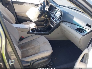 2019 Hyundai Sonata, VIN 5NPE24AFXKH780802. Фото 5 з 6 з аукціону IAAI. Каталог авто зі США OpenDataCar.