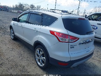 2015 Ford Escape, VIN 1FMCU9J9XFUA99247. Фото 3 з 6 з аукціону IAAI. Каталог авто зі США OpenDataCar.