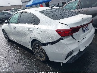 2023 Kia Forte, VIN 3KPF24AD8PE652959. Zdjęcie 3 z 6 z aukcji IAAI. Katalog aut z USA OpenDataCar.