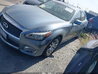 2017 Infiniti Q70, VIN JN1BY1AP8HM740793. Фото 2 з 6 з аукціону IAAI. Каталог авто зі США OpenDataCar.