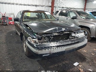 1992 Ford Crown Victoria, VIN 2FACP74W2NX181343. Фото 1 з 6 з аукціону IAAI. Каталог авто зі США OpenDataCar.