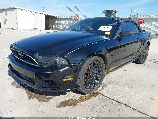 2014 Ford Mustang, VIN 1ZVBP8EM3E5297027. Фото 2 з 6 з аукціону IAAI. Каталог авто зі США OpenDataCar.