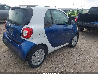 2017 Smart Fortwo, VIN WMEFJ5DAXHK172447. Фото 4 з 6 з аукціону IAAI. Каталог авто зі США OpenDataCar.