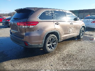 2017 Toyota Highlander, VIN 5TDZARFH3HS028826. Фото 4 з 6 з аукціону IAAI. Каталог авто зі США OpenDataCar.