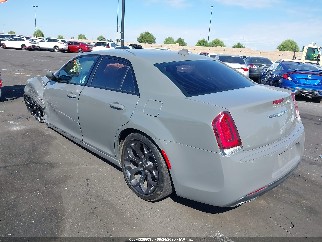 2019 Chrysler 300, VIN 2C3CCABG7KH515102. Zdjęcie 3 z 6 z aukcji IAAI. Katalog aut z USA OpenDataCar.