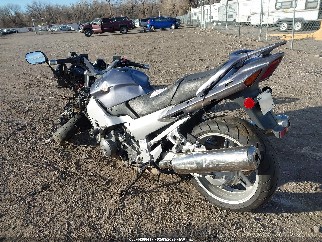 2004 Yamaha FJR1300, VIN JYARP09E34A000636. Фото 3 з 6 з аукціону IAAI. Каталог авто зі США OpenDataCar.