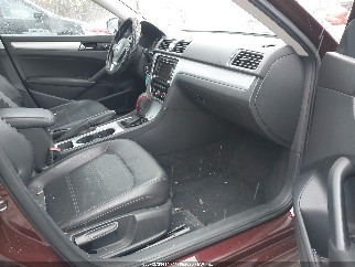 2013 Volkswagen Passat, VIN 1VWBP7A35DC083352. Фото 5 з 6 з аукціону IAAI. Каталог авто зі США OpenDataCar.