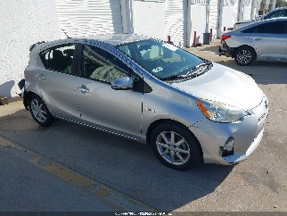 2014 Toyota Prius C, VIN JTDKDTB33E1075654. Фото 1 з 6 з аукціону IAAI. Каталог авто зі США OpenDataCar.