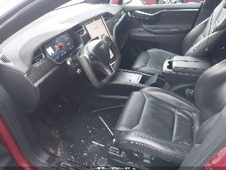 2017 Tesla Model X, VIN 5YJXCBE26HF043749. Фото 5 из 6 с аукциона IAAI. Каталог авто из США OpenDataCar.