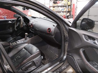 2019 Audi RS3, VIN WUABWGFF0KA905933. Фото 5 из 6 с аукциона IAAI. Каталог авто из США OpenDataCar.