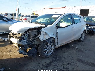 2015 Toyota Prius C, VIN JTDKDTB36F1584137. Фото 2 з 6 з аукціону IAAI. Каталог авто зі США OpenDataCar.