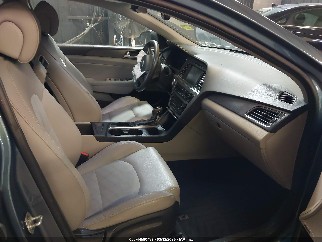 2016 Hyundai Sonata, VIN 5NPE34AF1GH357661. Фото 5 з 6 з аукціону IAAI. Каталог авто зі США OpenDataCar.