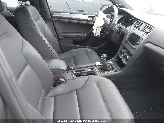 2017 Volkswagen Golf R, VIN WVWWF7AU7HW126514. Zdjęcie 5 z 6 z aukcji IAAI. Katalog aut z USA OpenDataCar.