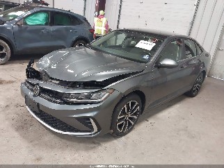 2025 Volkswagen Jetta, VIN 3VW7X7BU7SM013960. Zdjęcie 2 z 6 z aukcji IAAI. Katalog aut z USA OpenDataCar.