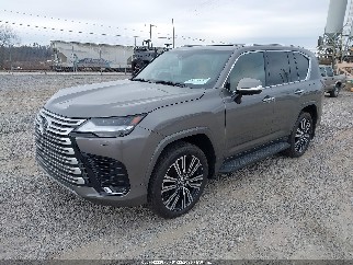 2024 Lexus LX 600, VIN JTJGB7CX9R4059495. Zdjęcie 2 z 6 z aukcji IAAI. Katalog aut z USA OpenDataCar.