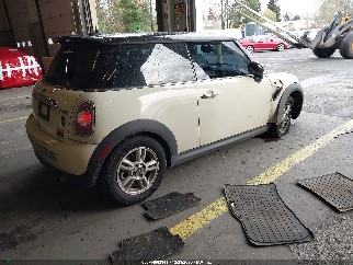 2012 Mini Cooper, VIN WMWSU3C51CT542746. Фото 4 з 6 з аукціону IAAI. Каталог авто зі США OpenDataCar.